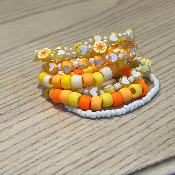 Girls teens beaded friendship bracelets stretchy stackable yellow orange white - Picture 7 of 11